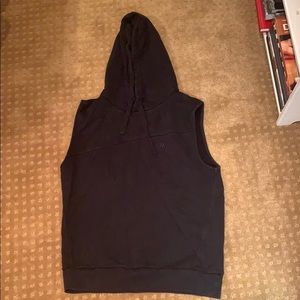 Sleeveless hoodie